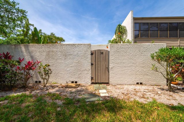 318 TIMBERLAKE DRIVE, Bradenton, FL 34210