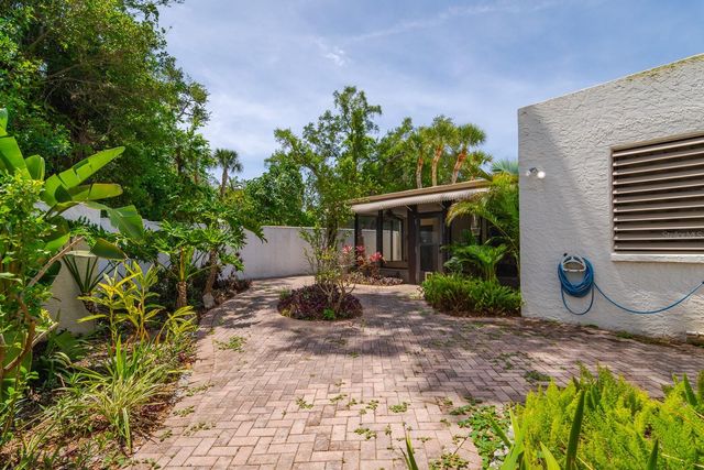 318 TIMBERLAKE DRIVE, Bradenton, FL 34210