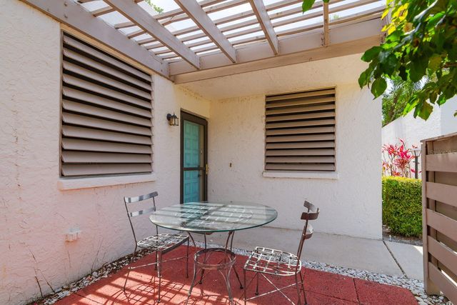 318 TIMBERLAKE DRIVE, Bradenton, FL 34210