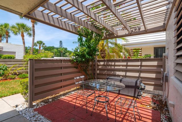 318 TIMBERLAKE DRIVE, Bradenton, FL 34210