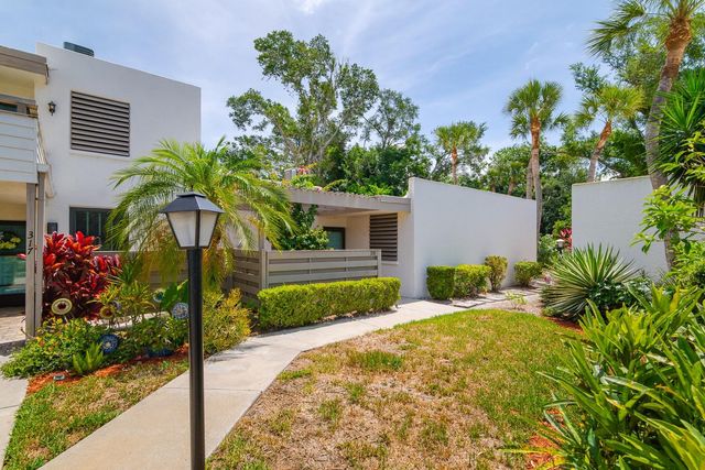 318 TIMBERLAKE DRIVE, Bradenton, FL 34210