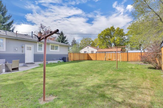 7319 E Maxwell Ave, Spokane Valley, WA 99212