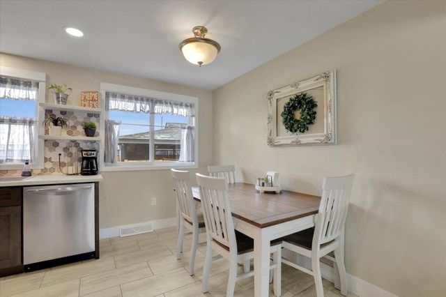 7319 E Maxwell Ave, Spokane Valley, WA 99212
