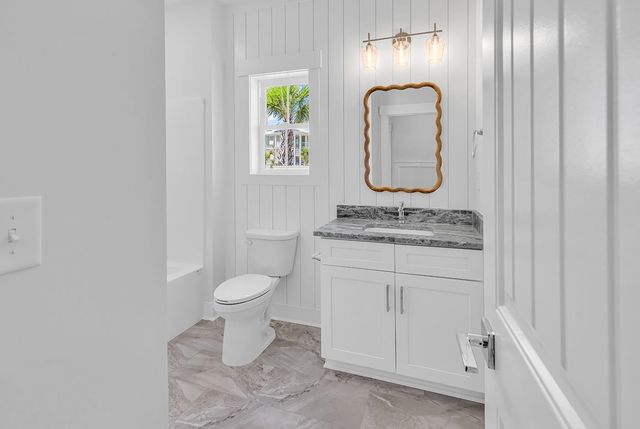 9 Hallandale Lane Left, Murrells Inlet, SC 29576