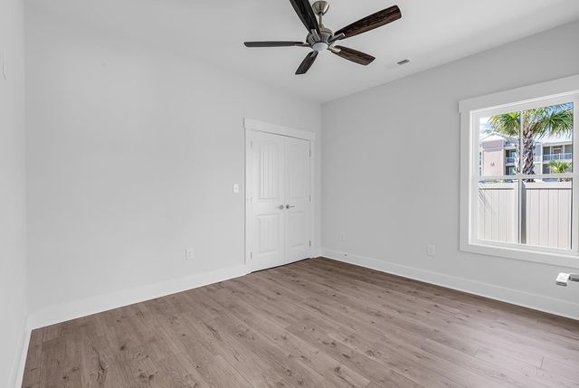 9 Hallandale Lane Left, Murrells Inlet, SC 29576