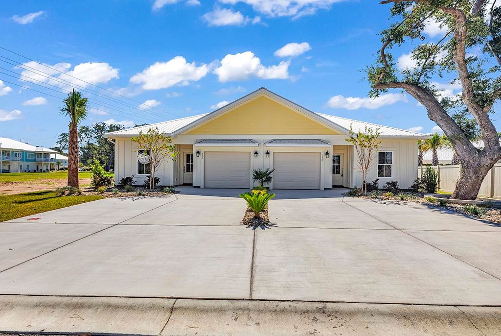 9 Hallandale Lane Left, Murrells Inlet, SC 29576