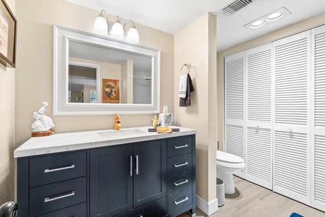 4 Stratford Drive E B, Boynton Beach, FL 33436