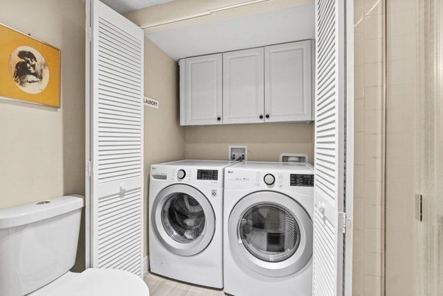 4 Stratford Drive E B, Boynton Beach, FL 33436