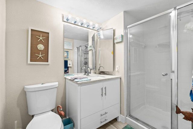 4 Stratford Drive E B, Boynton Beach, FL 33436