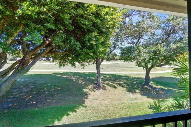 4 Stratford Drive E B, Boynton Beach, FL 33436