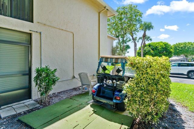 4 Stratford Drive E B, Boynton Beach, FL 33436