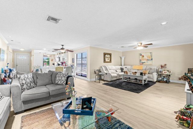 4 Stratford Drive E B, Boynton Beach, FL 33436