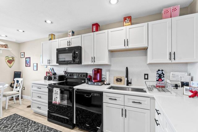 4 Stratford Drive E B, Boynton Beach, FL 33436