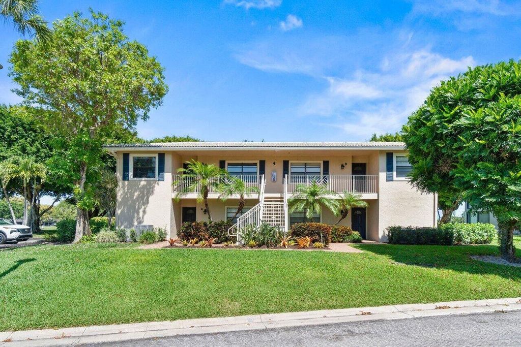 4 Stratford Drive E B, Boynton Beach, FL 33436