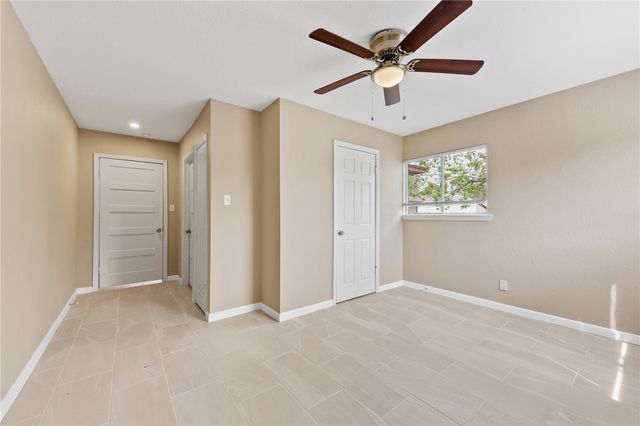 629 Robert Dr, Corpus Christi, TX 78412