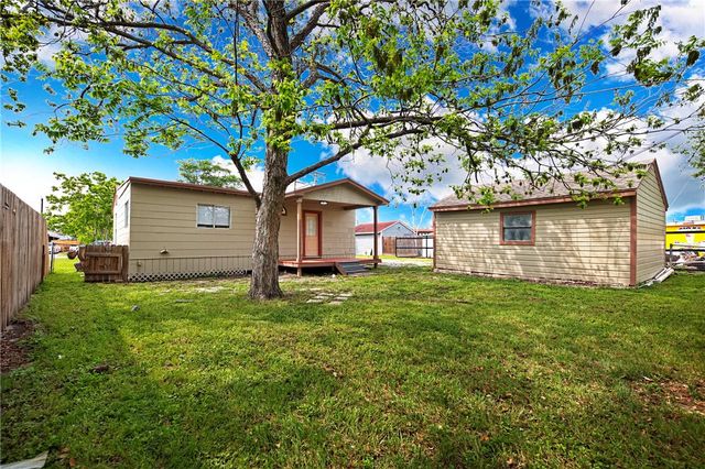 629 Robert Dr, Corpus Christi, TX 78412