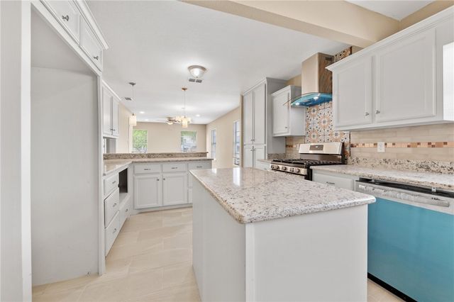 629 Robert Dr, Corpus Christi, TX 78412