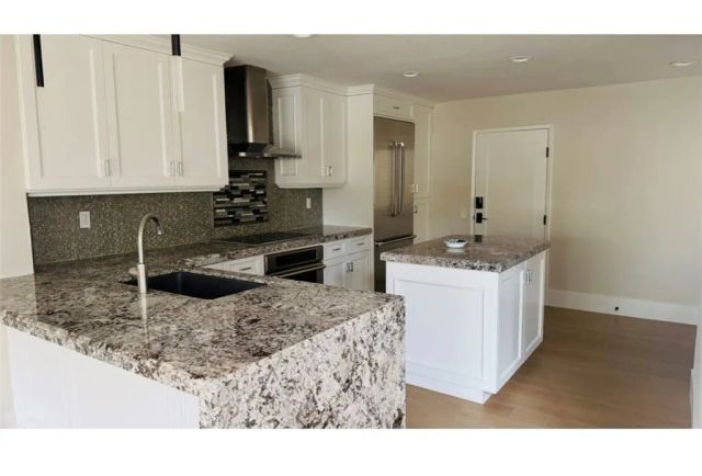 605 Bay Hill, Newport Beach, CA 92660