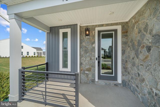 104 WAGTAIL LN, Winchester, VA 22603