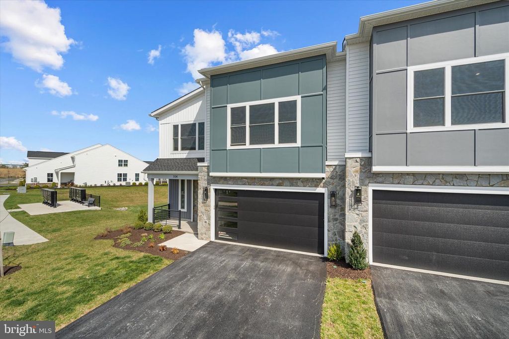 104 WAGTAIL LN, Winchester, VA 22603