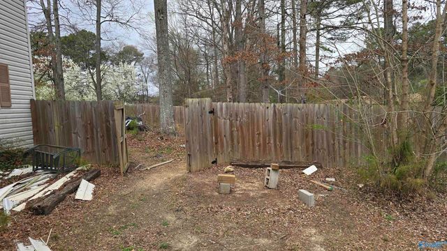 5490 Lynda Avenue, Hokes Bluff, AL 35903