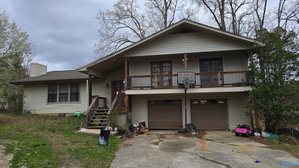 5490 Lynda Avenue, Hokes Bluff, AL 35903