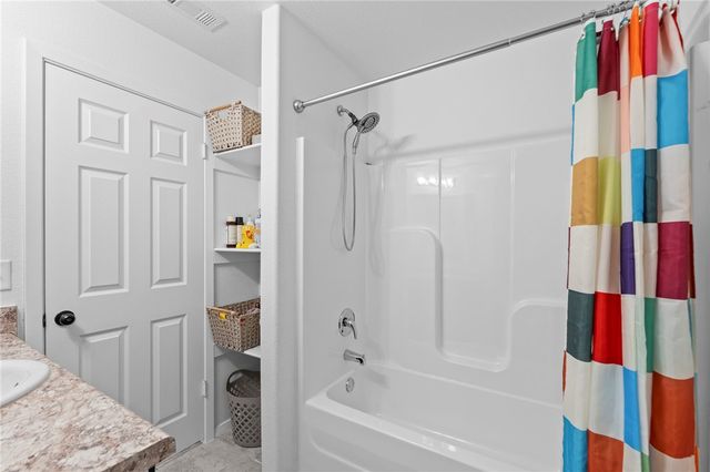 2504 Hickory Wood Avenue, Lowell, AR 72745