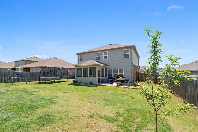 2504 Hickory Wood Avenue, Lowell, AR 72745
