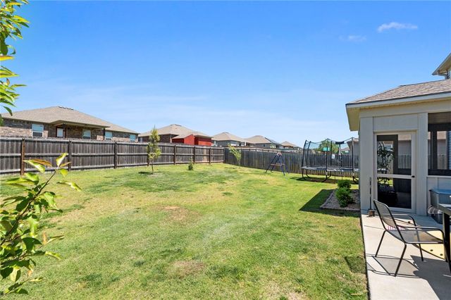 2504 Hickory Wood Avenue, Lowell, AR 72745