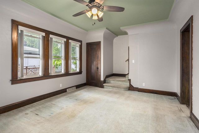 1324 W WASHINGTON STREET, Appleton, WI 54914