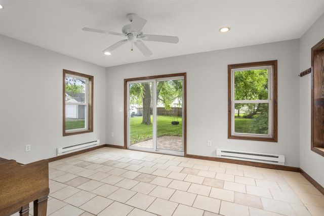 1324 W WASHINGTON STREET, Appleton, WI 54914