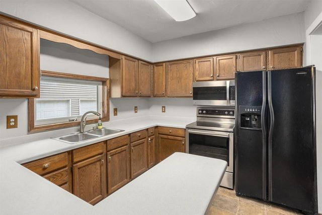 1324 W WASHINGTON STREET, Appleton, WI 54914
