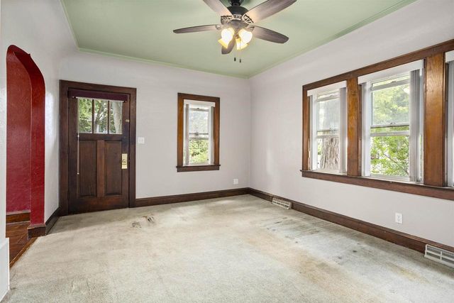 1324 W WASHINGTON STREET, Appleton, WI 54914