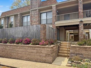 6592 S POPLAR WOODS CIR S # 1, Germantown, TN 38138