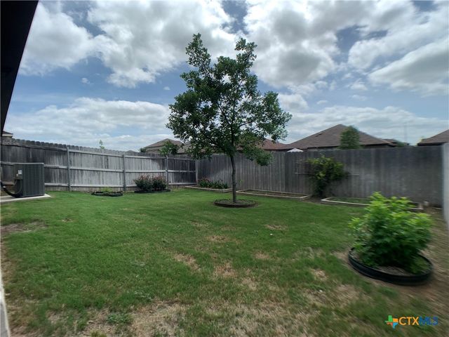 354 Creekside Curve, New Braunfels, TX 78130