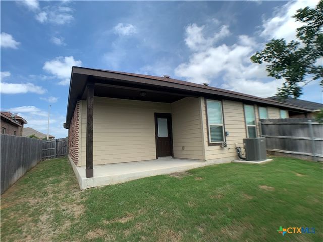 354 Creekside Curve, New Braunfels, TX 78130