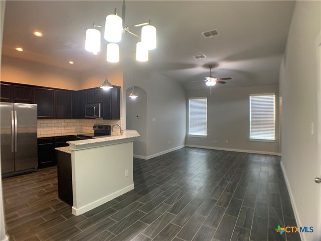 354 Creekside Curve, New Braunfels, TX 78130