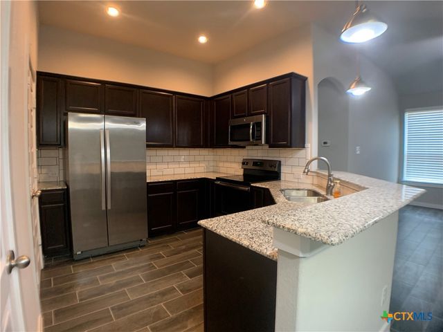 354 Creekside Curve, New Braunfels, TX 78130