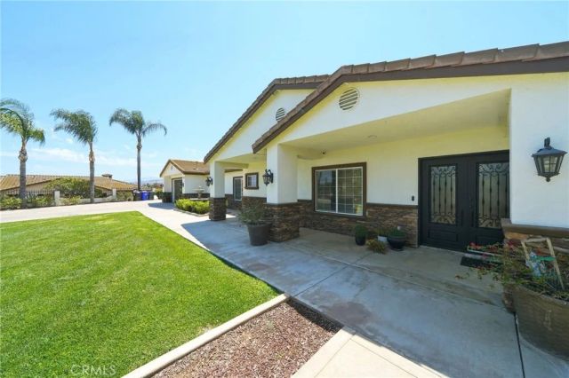 5685 Oak Tree Cir, Jurupa Valley, CA 92509
