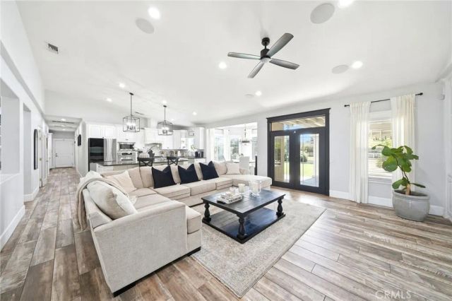 5685 Oak Tree Cir, Jurupa Valley, CA 92509
