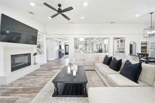 5685 Oak Tree Cir, Jurupa Valley, CA 92509