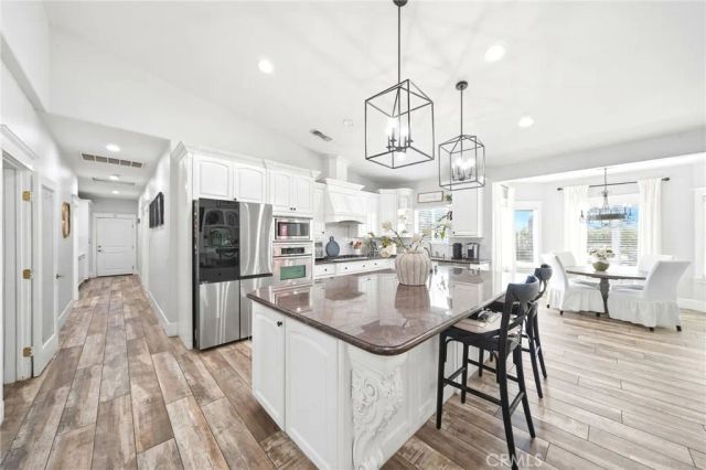 5685 Oak Tree Cir, Jurupa Valley, CA 92509