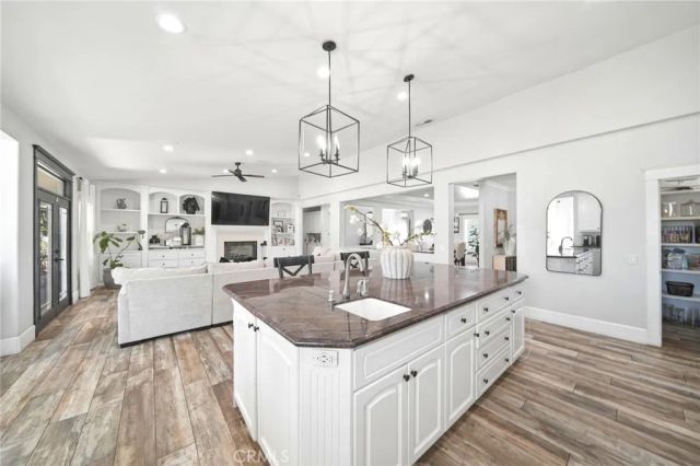 5685 Oak Tree Cir, Jurupa Valley, CA 92509