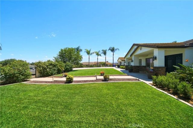 5685 Oak Tree Cir, Jurupa Valley, CA 92509