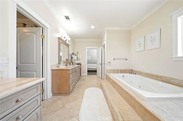 5685 Oak Tree Cir, Jurupa Valley, CA 92509