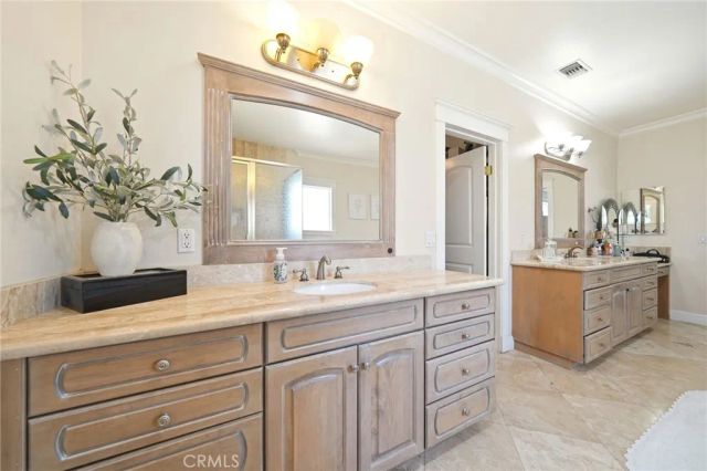 5685 Oak Tree Cir, Jurupa Valley, CA 92509