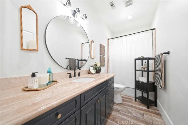 5685 Oak Tree Cir, Jurupa Valley, CA 92509