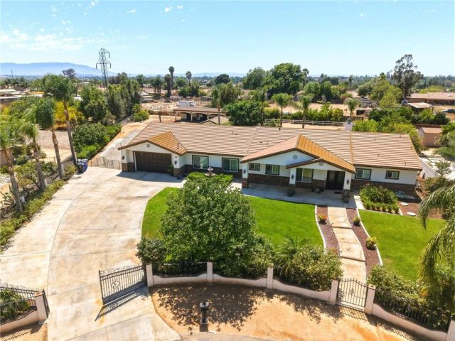 5685 Oak Tree Cir, Jurupa Valley, CA 92509