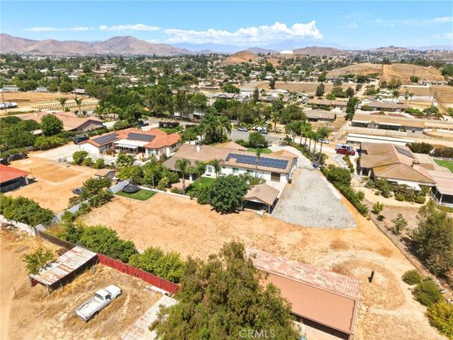 5685 Oak Tree Cir, Jurupa Valley, CA 92509