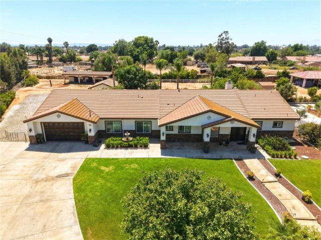 5685 Oak Tree Cir, Jurupa Valley, CA 92509